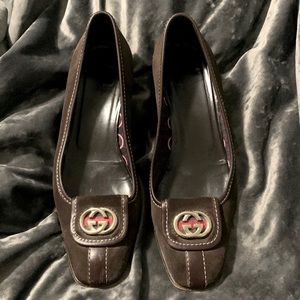AUTHENTIC VINTAGE GUCCI Suede Loafers with logo